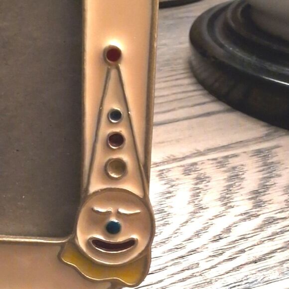 Vintage The Bucklers Inc Heavy Enamel Clown & Balloons Brass Picture Frame MCM - Picture 3 of 9